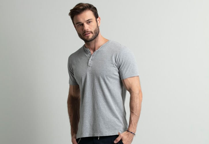 camiseta henley